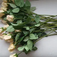 گل رز لمسی