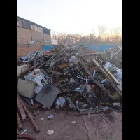 خریدوفروش‌انواع ضایعات فلزات،پلی اتیلن،کاغذ و غیره|عمده‌فروشی|ری, بازار آهن|دیوار