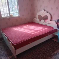 تخت خاب دو نفره سالم همراه با تشک واقع در سهیلیه