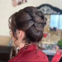 شنیون و میکاپ با قیمت مناسب