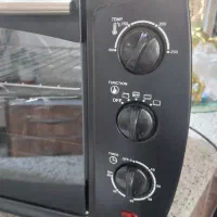 یک دستگاه توستر برای فروش فقط دو سه بار ازش