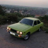 توبیوتا کارینا پسته ای