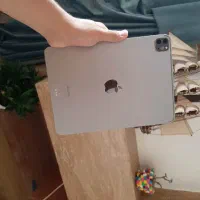 ایپد پرو ۲۰۲۲ با اپل پنسل اپن باکس