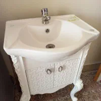 روشویی کابینت دار ضد آب با شیر اهرمی و شیلنگ