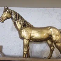مجسه اسب پلی استر طلایی