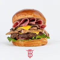 پیتزا زن و ظرفشور