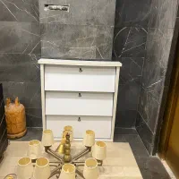 لوستر و جاکفشی