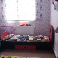 تخت نوجوان