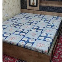 تختخواب دونفری با دوتا عسلی وتشک