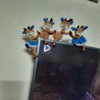 آویز  روی تلویزیون زیبا