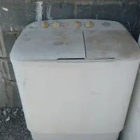 یخچال، ماشین لباسشویی، تلویزیون، دستگاه سی‌دی.|ماشین لباسشویی و خشک‌کن لباس|بیکاه, |دیوار