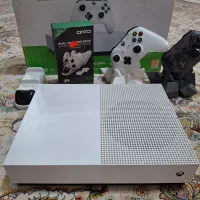 XBOX ONE S 1TB + بازی + دو دسته + پایه شارژر