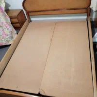 تخت دو نفره و کنارتختی. میفروشم پول نیاز دارم|تخت و سرویس خواب|گرگان, |دیوار