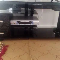 میز تلویزیون شیشه ای