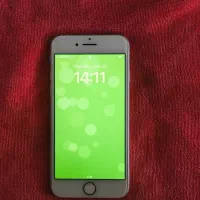 گوشی ایفون8