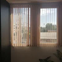 پرده کرکره ای کارکرده تمیز و سالم