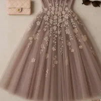 خیاط دوخت لباس مجلسی فقط ۷۰۰