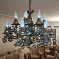 ۲ عددلوستر ۱۶ شاخه ای و یک عدد ۱۲ شاخه و۸دیوارکوب