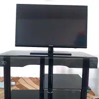 تلویزیون 32اینچ و میز تلویزیون و سبزی خردکن|تلویزیون و پروژکتور|دیلم, |دیوار