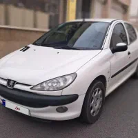 206 صندوقدار سفید
