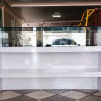 میز-ویترین-پاچال  فروشگاهی ام دی اف و شیشه ای