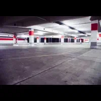 نگهبان پارکینگ شیفت شب