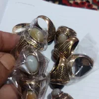 تعدادی انگشتر طلا روس نگینها معدنی باباقوری|بدلیجات|رفسنجان, |دیوار