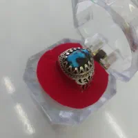 فیروزه رگ دار