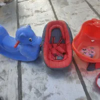 تعدادی از وسایل سیسمونی و دوچرخه