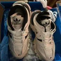 کتونی زنانه بالنسیاگا