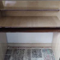 میز تحریر و کامپیوتر