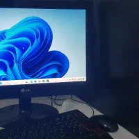 کامپیوتر کامل با مانیتور و لوازم جانبی