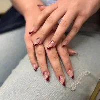 ترمیم ناخن۳۵۰ تومن با چند سال سابقه