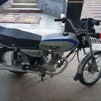 موتور 125 مدل 81 در حد نو