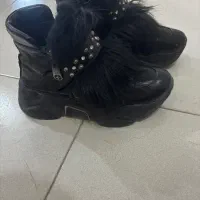 کفش ها نو یا در حد نو|کیف، کفش، کمربند|پرند, فاز ۰|دیوار