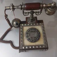 تلفن رو میزی آنتیک