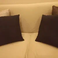 ۴ تا کوسن طوسی رنگ  سالم با پارچه محکم