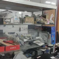 ویترین شیشه ای مغازه