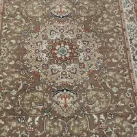 فرش و کناره فرش درحدنو . فروش فوری|فرش|قم, هفت تیر|دیوار