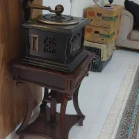 گرامافون ومیزش|کلکسیون اشیاء عتیقه|کرج, فاز ۴ مهرشهر|دیوار