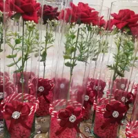 گل مصنوعی با گلدانهای شیشه ای استوانه ای|گل مصنوعی|تهران, یافت آباد جنوبی|دیوار