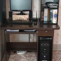 میز تحریر و کامپیوتر MDF در حد نو