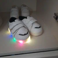 کفش بچه گانه چراغ دار و سوت دار نو