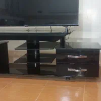 میز تلویزیون شیشه ای