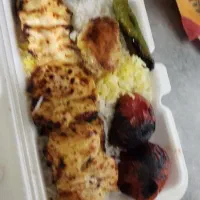 به یک اشپز برای رستوران نیازمندیم