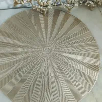 زیر بشقابی واستند