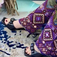 دوزنده ماهر زی استین چرخ و دست هستیم