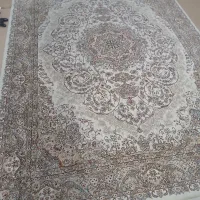 دوعدد فرش بسیار تمیز