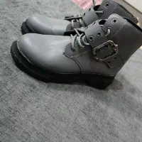 نیم بوت خاکستری