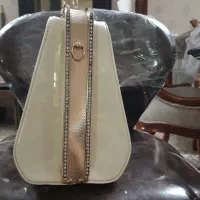 کیف ورنی مشکی،کیف ورنی کرم|کیف، کفش، کمربند|قم, چهل درخت|دیوار